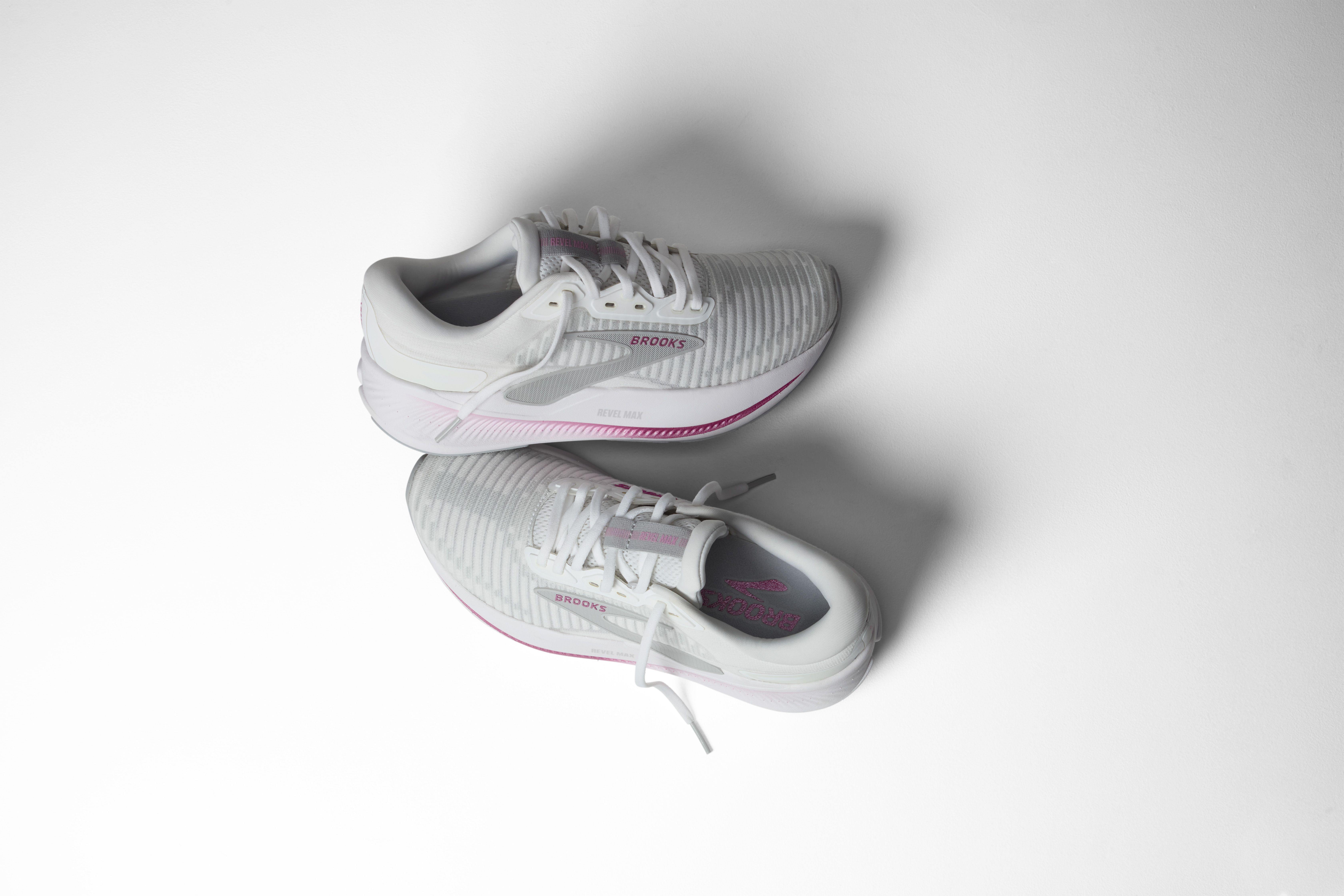 BROOKS REVEL MAX  WMNS (120470 ID 133)