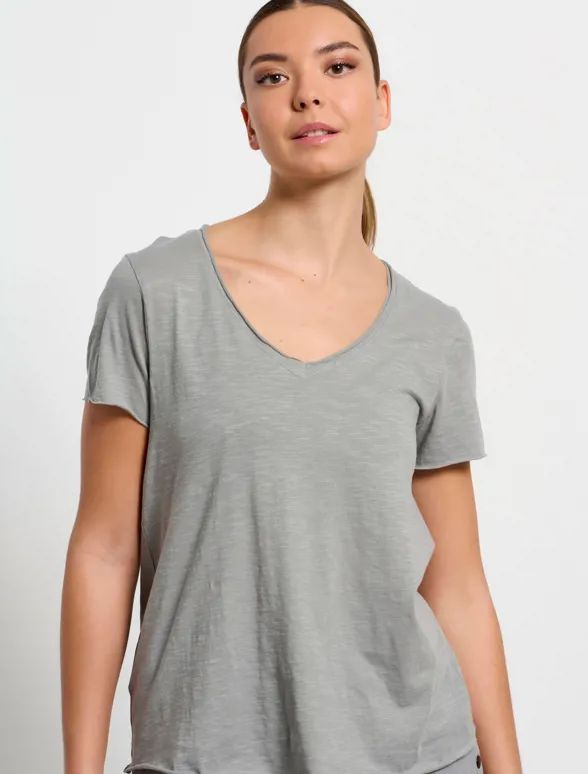 BODYTALK V-NECK TEE (1231-901628-00209)