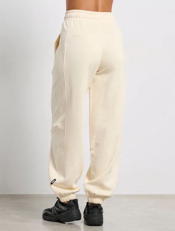 BODYTALK CAPITAL LOGO JOGGER (1252-908000-00214)