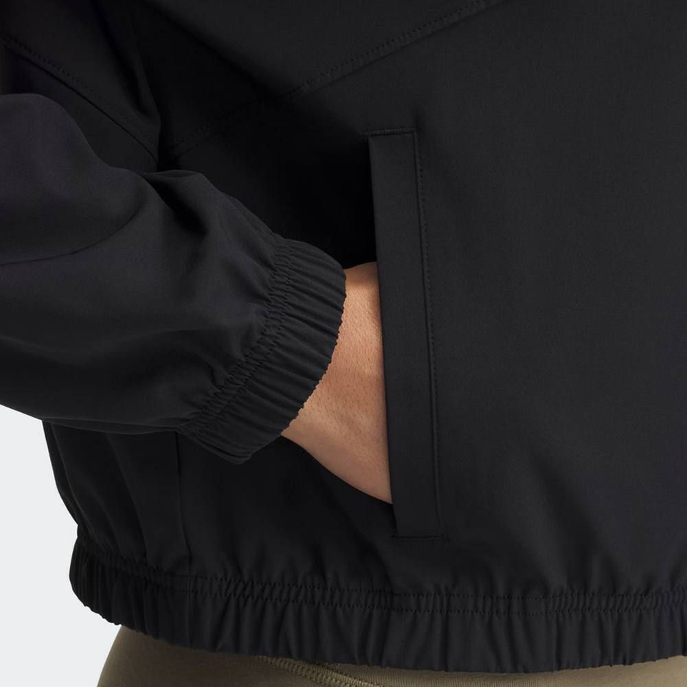 UNDER ARMOUR RIVAL  WOVEN JKT (1389631-001)