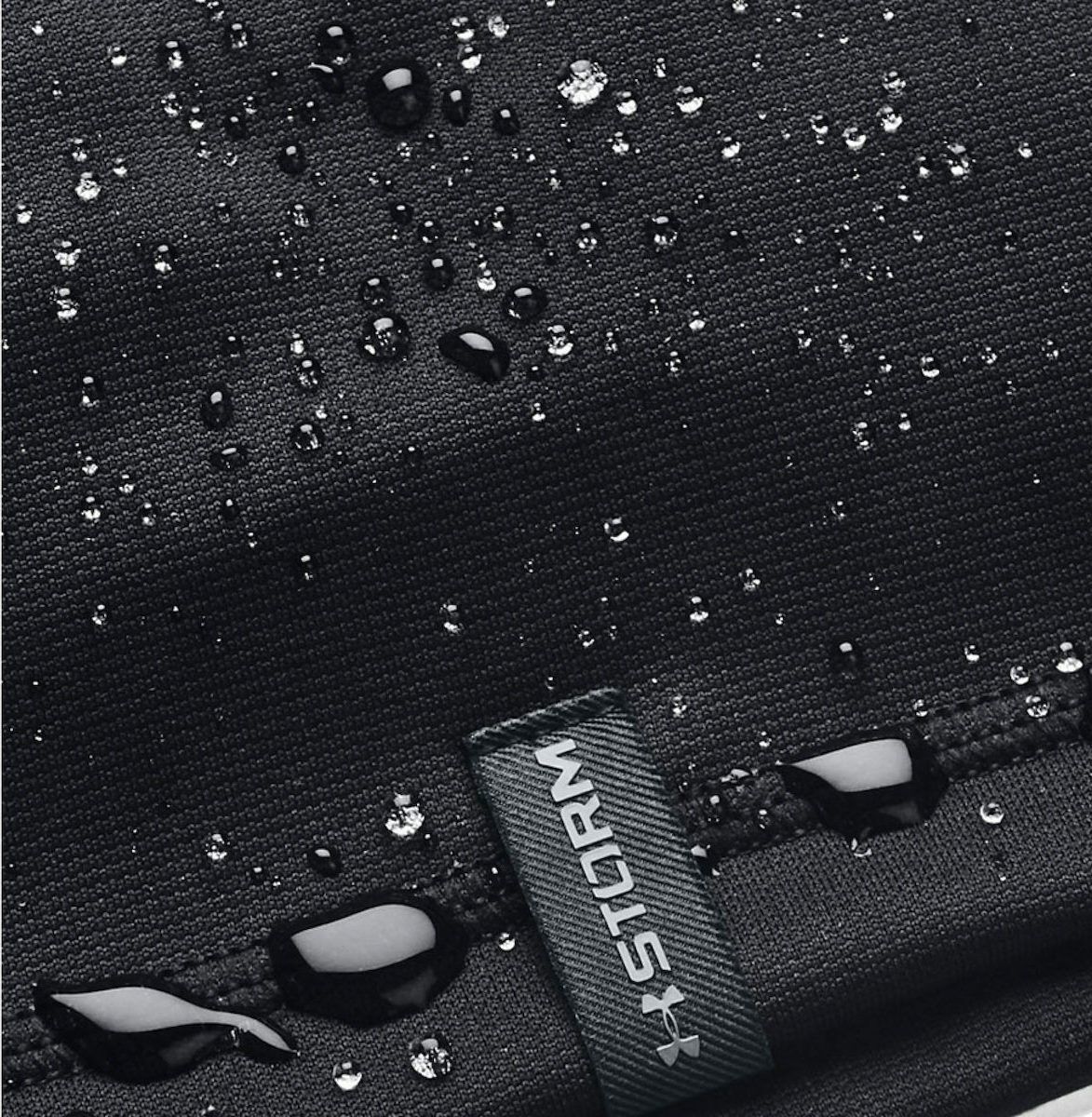 UNDER ARMOUR STORM BEANIE  (1365918-001)