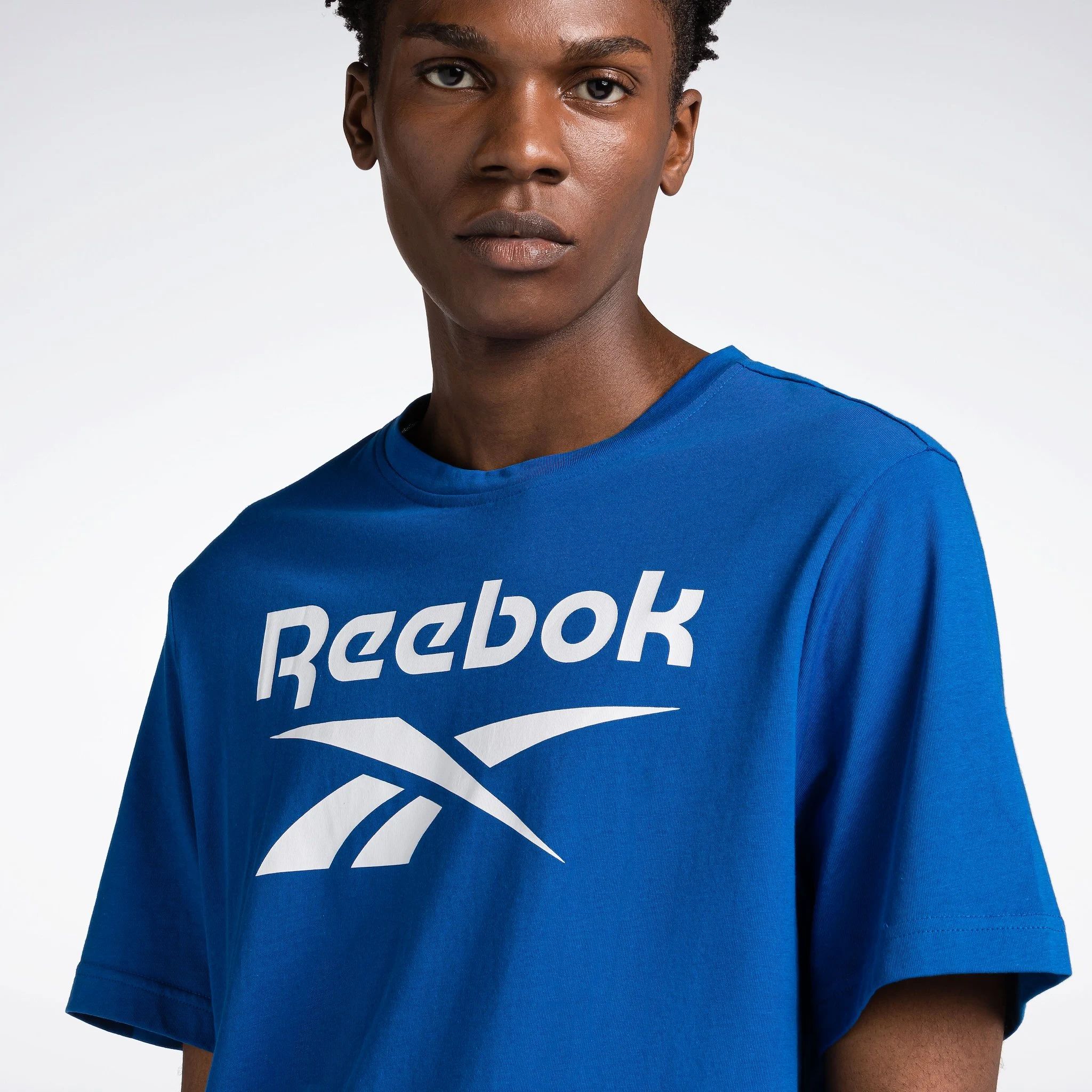 REEBOK BIG STACKED LOGO TEE (100071174M)