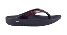 OOFOS OOlala Luxe Sandal (1094260-1400 CABERNET)